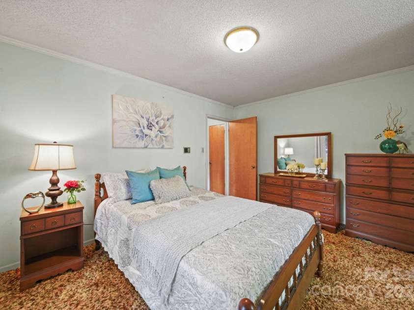 114 Huffstetler Road, Gastonia, NC 28056.  MLS# CAR4311626, YatesRealty ID 22482. 