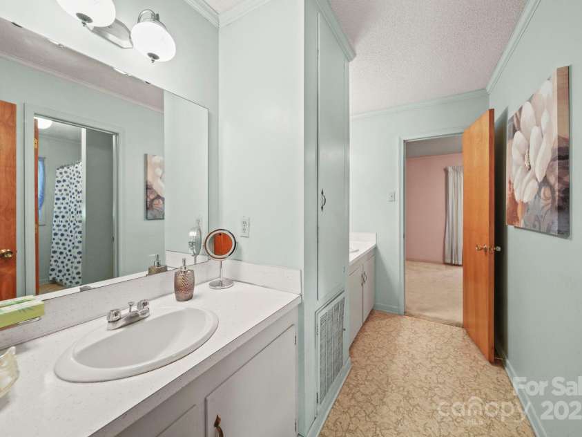 114 Huffstetler Road, Gastonia, NC 28056.  MLS# CAR4311626, YatesRealty ID 22482. 