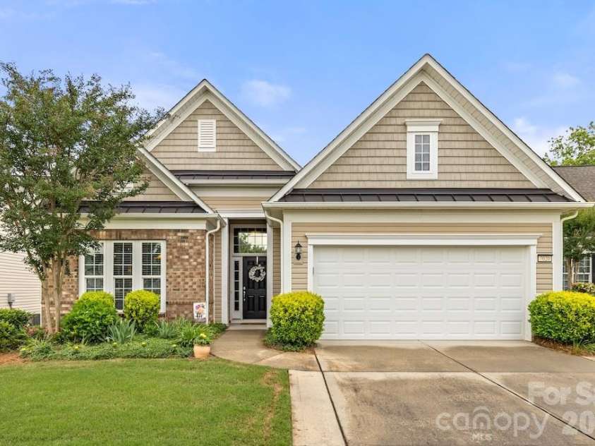 7020 Kitty Hawk Lane, Fort Mill, SC 29707.  MLS# CAR4381019, YatesRealty ID 22483. 