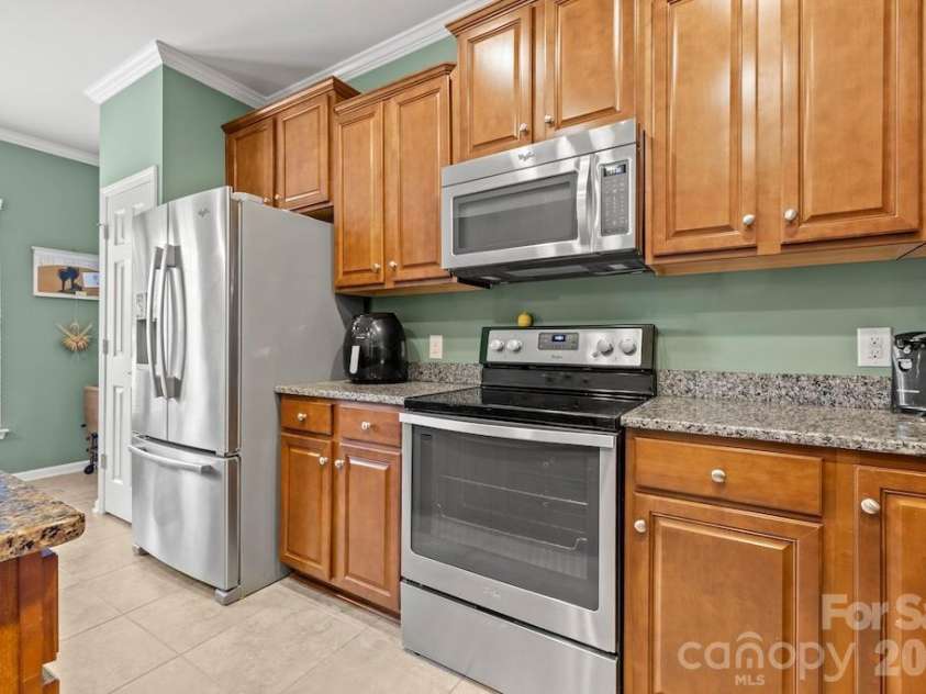 7020 Kitty Hawk Lane, Fort Mill, SC 29707.  MLS# CAR4381019, YatesRealty ID 22483. 