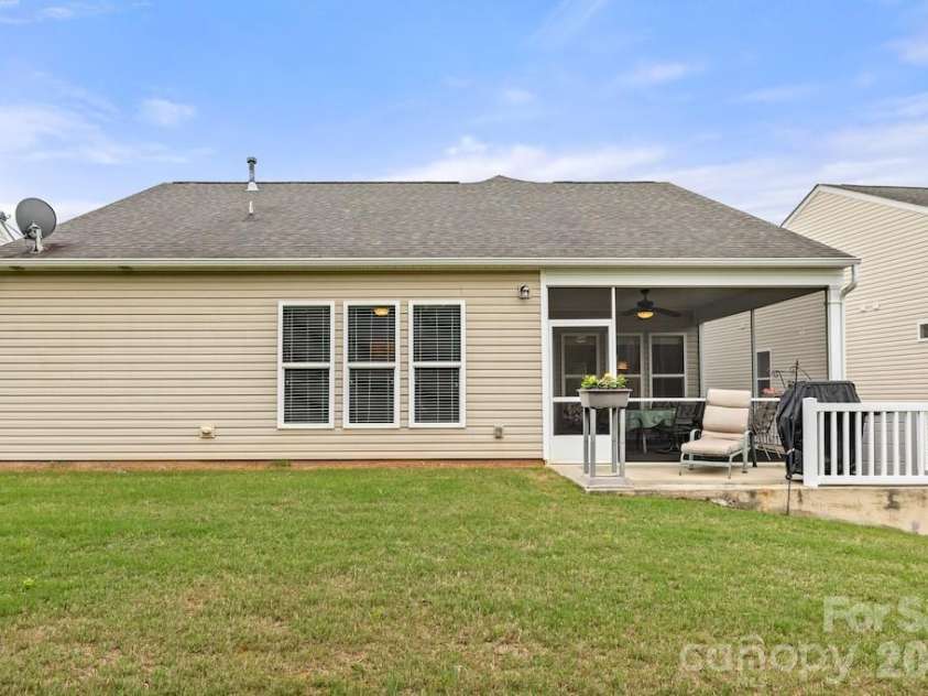 7020 Kitty Hawk Lane, Fort Mill, SC 29707.  MLS# CAR4381019, YatesRealty ID 22483. 