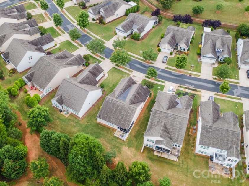 7020 Kitty Hawk Lane, Fort Mill, SC 29707.  MLS# CAR4381019, YatesRealty ID 22483. 