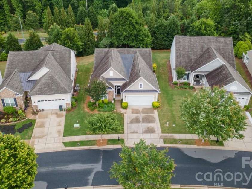 7020 Kitty Hawk Lane, Fort Mill, SC 29707.  MLS# CAR4381019, YatesRealty ID 22483. 
