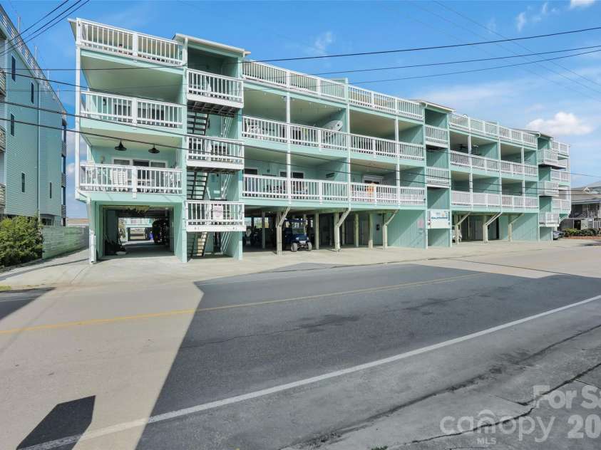 1013 Carolina Beach Avenue, Carolina Beach, NC 28428.  MLS# CAR4376082, YatesRealty ID 22485. 