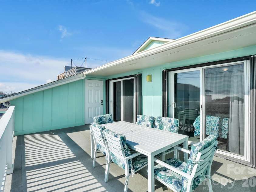 1013 Carolina Beach Avenue, Carolina Beach, NC 28428.  MLS# CAR4376082, YatesRealty ID 22485. 