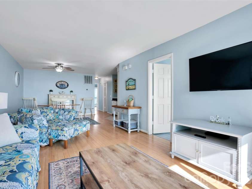 1013 Carolina Beach Avenue, Carolina Beach, NC 28428.  MLS# CAR4376082, YatesRealty ID 22485. 