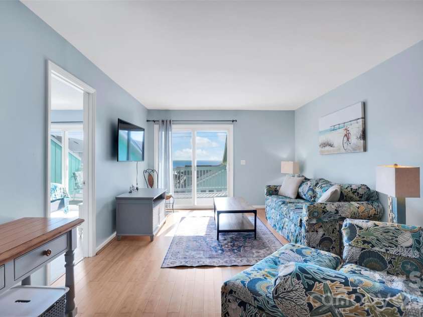 1013 Carolina Beach Avenue, Carolina Beach, NC 28428.  MLS# CAR4376082, YatesRealty ID 22485. 