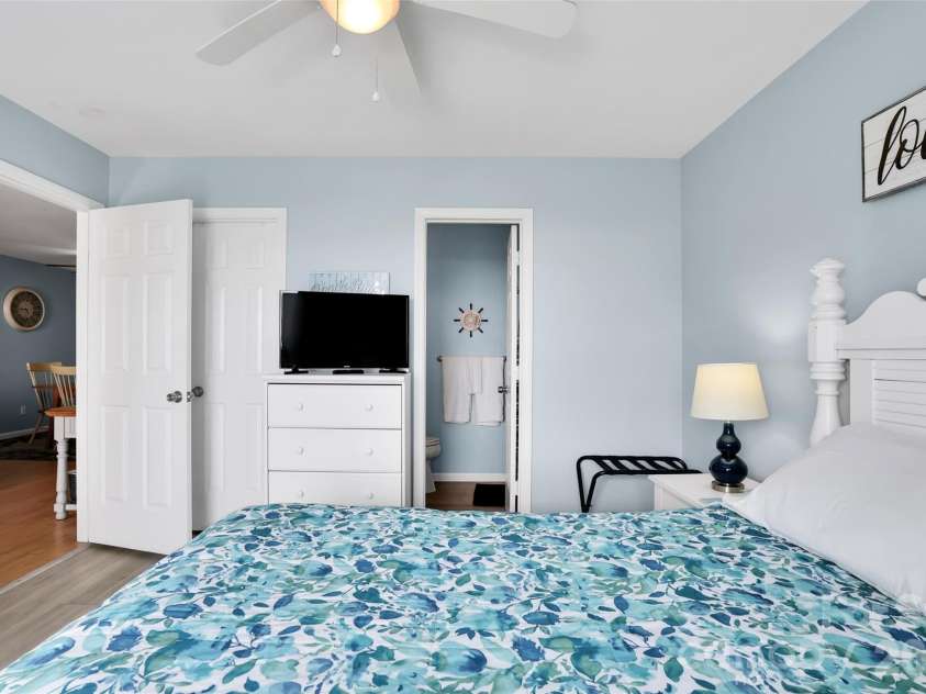1013 Carolina Beach Avenue, Carolina Beach, NC 28428.  MLS# CAR4376082, YatesRealty ID 22485. 