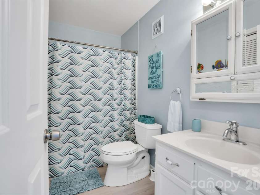 1013 Carolina Beach Avenue, Carolina Beach, NC 28428.  MLS# CAR4376082, YatesRealty ID 22485. 