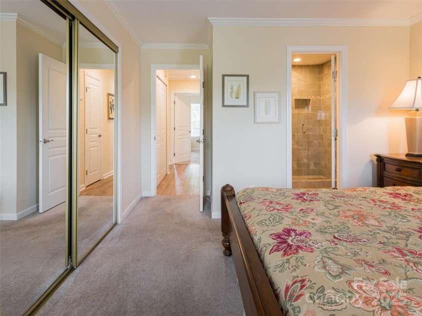 4506 Breakers Lane, Asheville, NC 28806.  MLS# CAR4273310, YatesRealty ID 22485. Neutral carpet and paint make this owners suite ready to move into