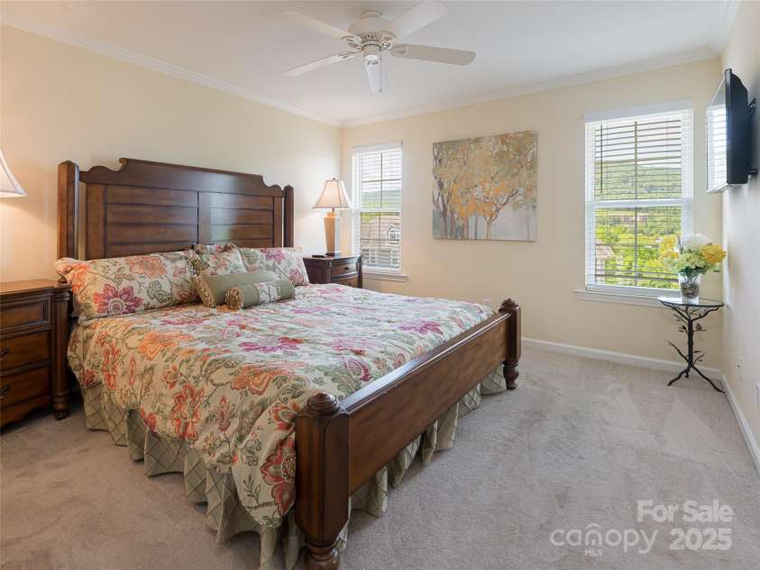 4506 Breakers Lane, Asheville, NC 28806.  MLS# CAR4273310, YatesRealty ID 22485. The owners suite is spacious, and more views!