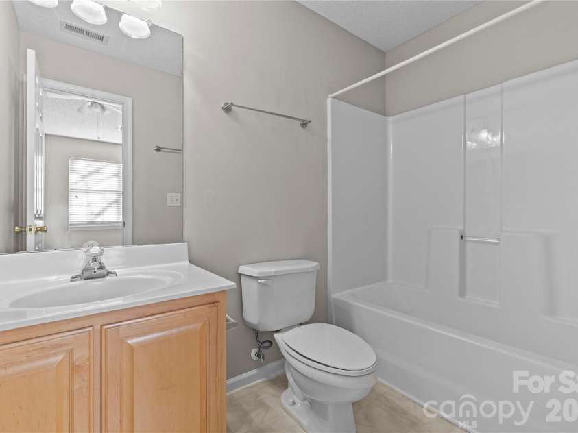 10923 Holly Ridge Boulevard, Charlotte, NC 28216.  MLS# CAR4332546, YatesRealty ID 22486. 