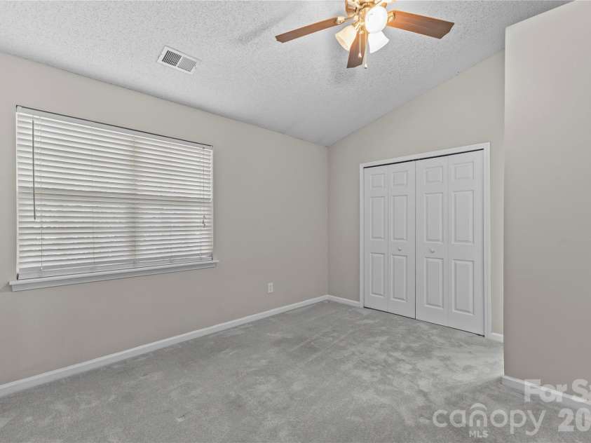 10923 Holly Ridge Boulevard, Charlotte, NC 28216.  MLS# CAR4332546, YatesRealty ID 22486. 