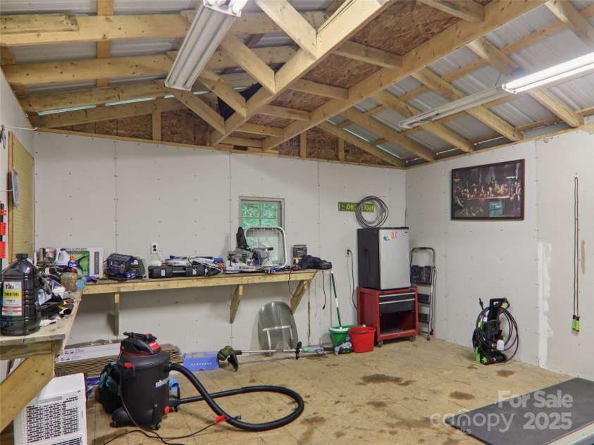 32 Saunooke Road, Asheville, NC 28805.  MLS# CAR4275674, YatesRealty ID 22486. 