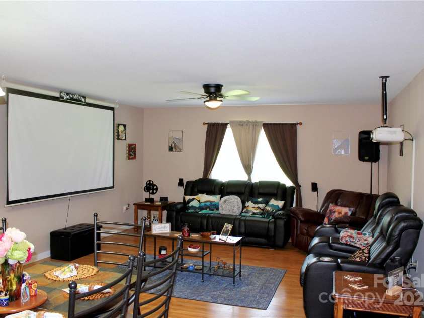 34 Duncan Road, Flat Rock, NC 28731.  MLS# CAR4275831, YatesRealty ID 22487. Large great room 