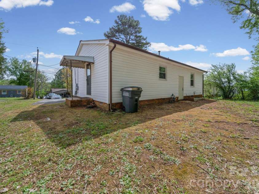 661 Kilborne Drive, Gastonia, NC 28052.  MLS# CAR4363337, YatesRealty ID 22487. 