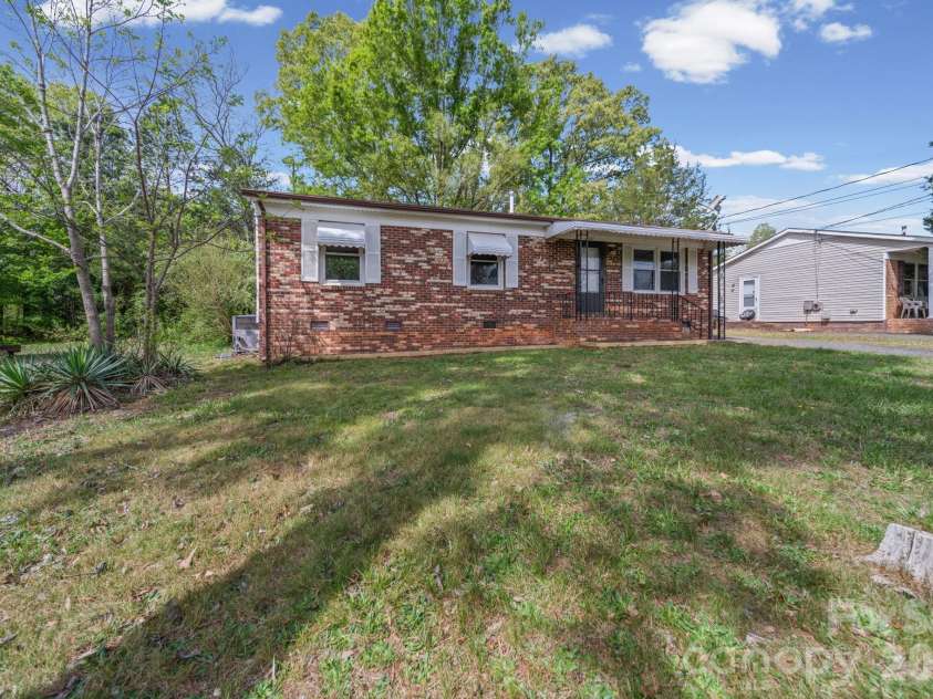 661 Kilborne Drive, Gastonia, NC 28052.  MLS# CAR4363337, YatesRealty ID 22487. 