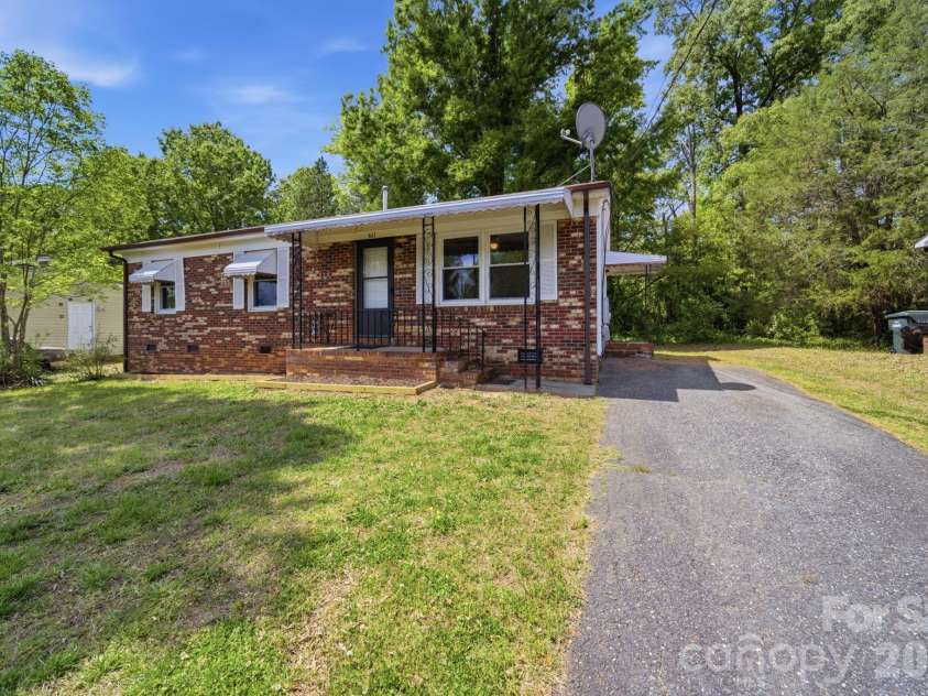 661 Kilborne Drive, Gastonia, NC 28052.  MLS# CAR4363337, YatesRealty ID 22487. 