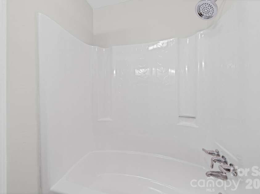 661 Kilborne Drive, Gastonia, NC 28052.  MLS# CAR4363337, YatesRealty ID 22487. Hall Bathroom 
