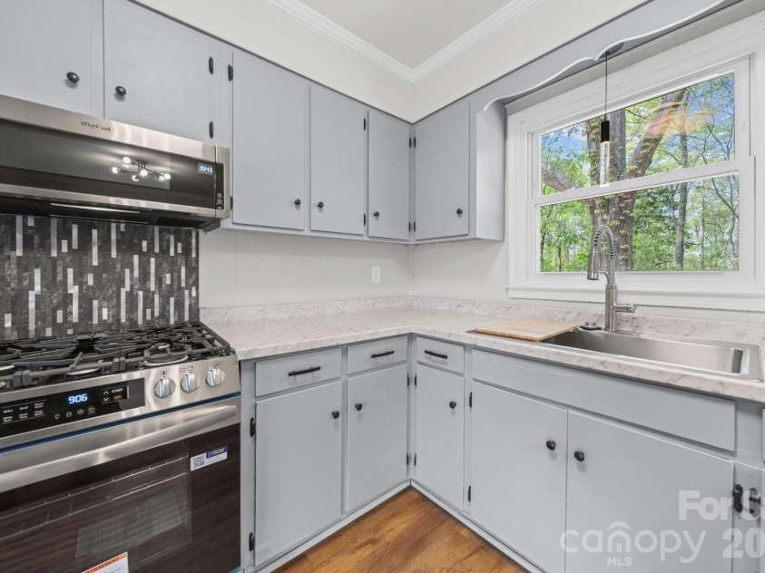 661 Kilborne Drive, Gastonia, NC 28052.  MLS# CAR4363337, YatesRealty ID 22487. Kitchen 