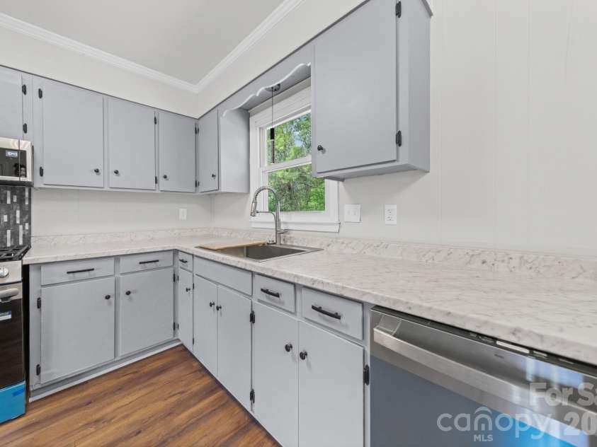 661 Kilborne Drive, Gastonia, NC 28052.  MLS# CAR4363337, YatesRealty ID 22487. Kitchen 