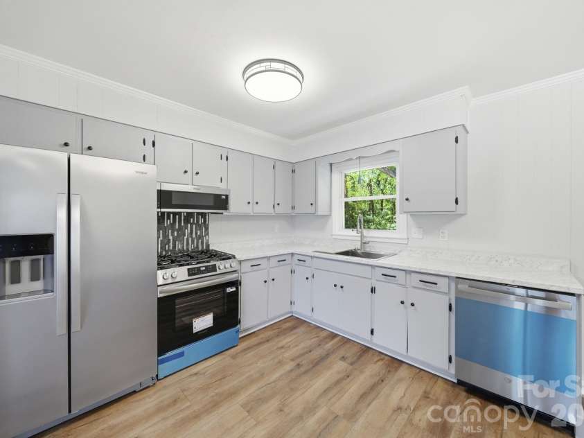 661 Kilborne Drive, Gastonia, NC 28052.  MLS# CAR4363337, YatesRealty ID 22487. Kitchen 