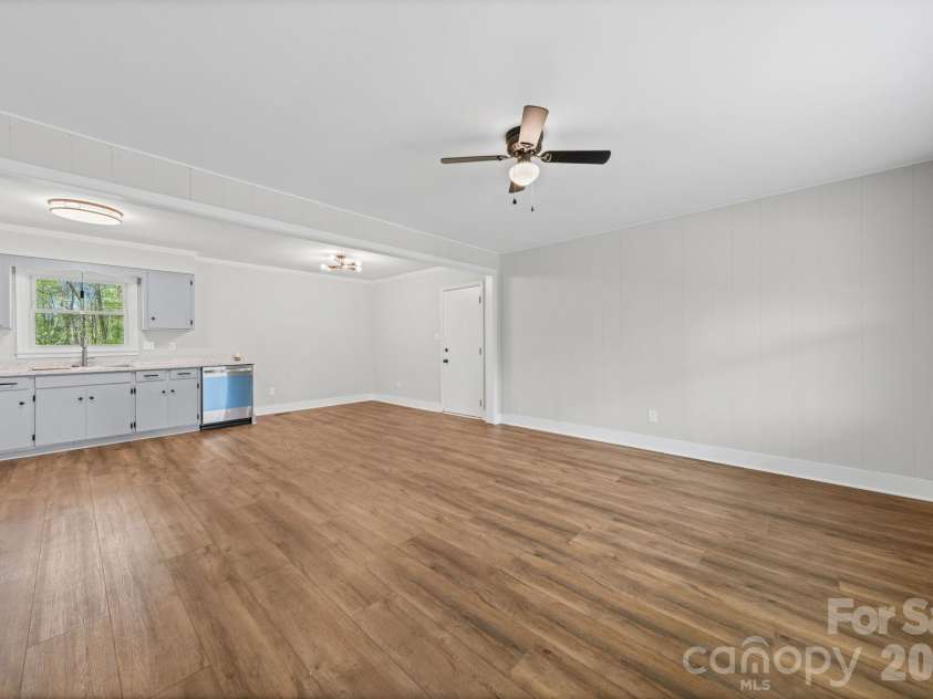 661 Kilborne Drive, Gastonia, NC 28052.  MLS# CAR4363337, YatesRealty ID 22487. Kitchen, Dining Area and Living Room