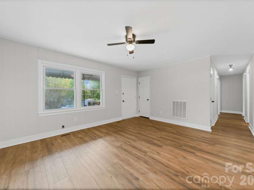 661 Kilborne Drive, Gastonia, NC 28052.  MLS# CAR4363337, YatesRealty ID 22487. Living Room and Hall way view 