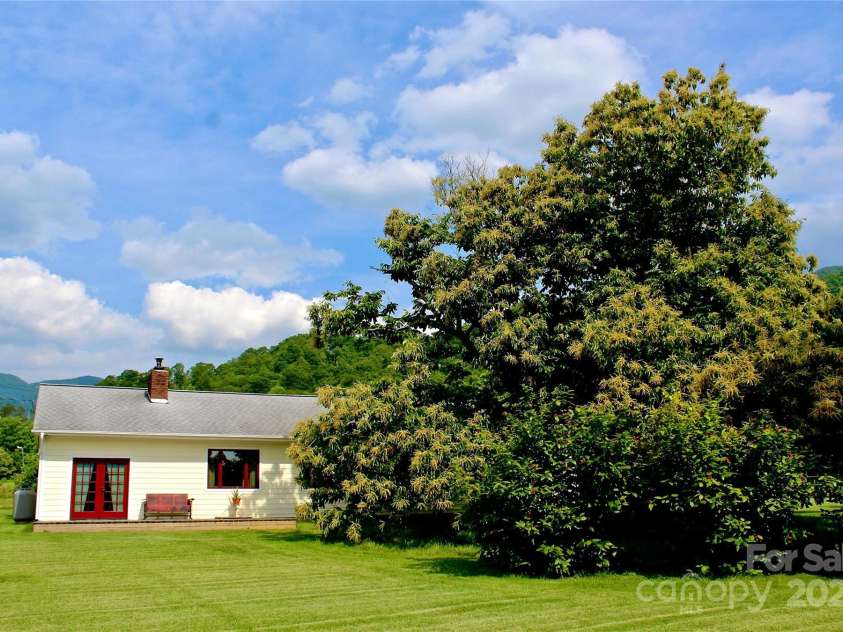 32 Sugar Cove Road, Weaverville, NC 28787.  MLS# CAR4275430, YatesRealty ID 22488. 