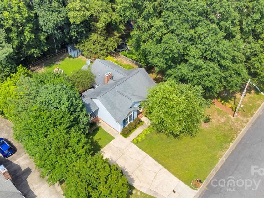 666 Tryon Place, Gastonia, NC 28054.  MLS# CAR4275470, YatesRealty ID 22489. 