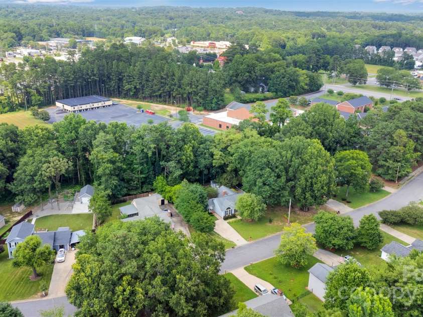 666 Tryon Place, Gastonia, NC 28054.  MLS# CAR4275470, YatesRealty ID 22489. 