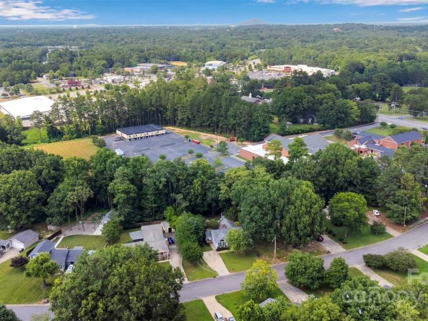 666 Tryon Place, Gastonia, NC 28054.  MLS# CAR4275470, YatesRealty ID 22489. 