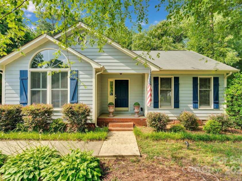 666 Tryon Place, Gastonia, NC 28054.  MLS# CAR4275470, YatesRealty ID 22489. 
