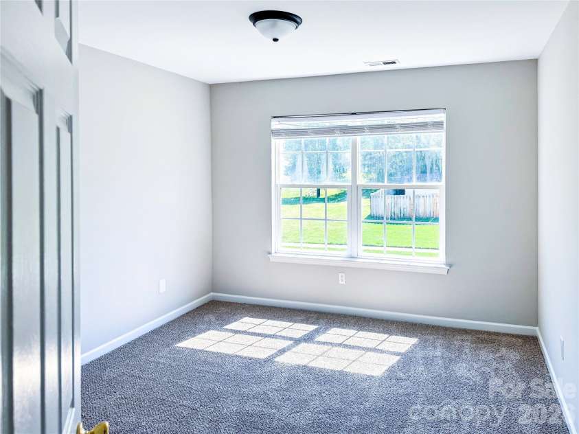 7519 Eurostar Drive, Charlotte, NC 28213.  MLS# CAR4368491, YatesRealty ID 22489. Bdr #3