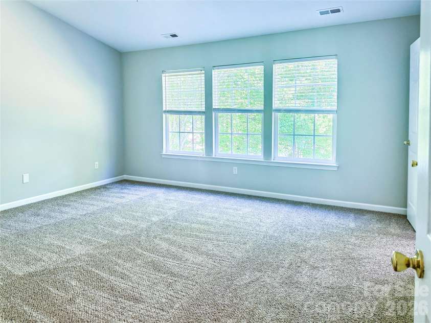 7519 Eurostar Drive, Charlotte, NC 28213.  MLS# CAR4368491, YatesRealty ID 22489. Master 3