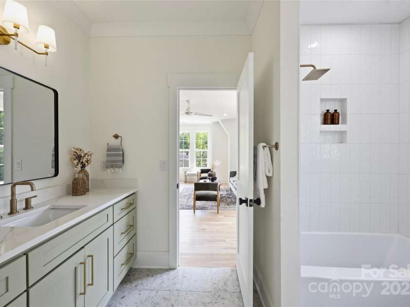 5010 Ohm Lane, Charlotte, NC 28270.  MLS# CAR4306618, YatesRealty ID 2249. Jack and Jill bath