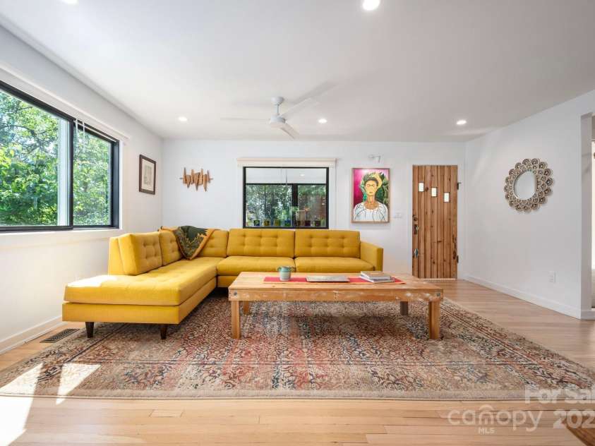 136 Graveyard Road, Fairview, NC 28730.  MLS# CAR4275658, YatesRealty ID 22490. 