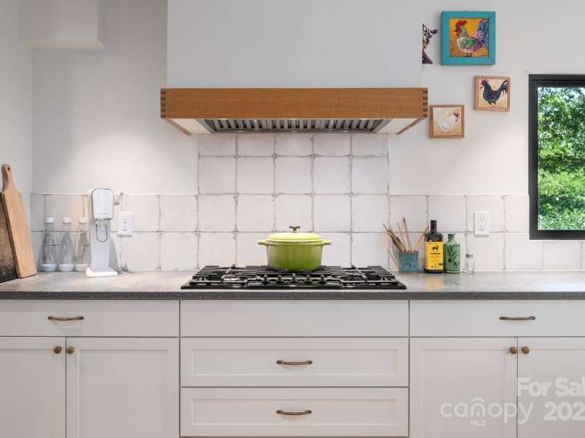 136 Graveyard Road, Fairview, NC 28730.  MLS# CAR4275658, YatesRealty ID 22490. 