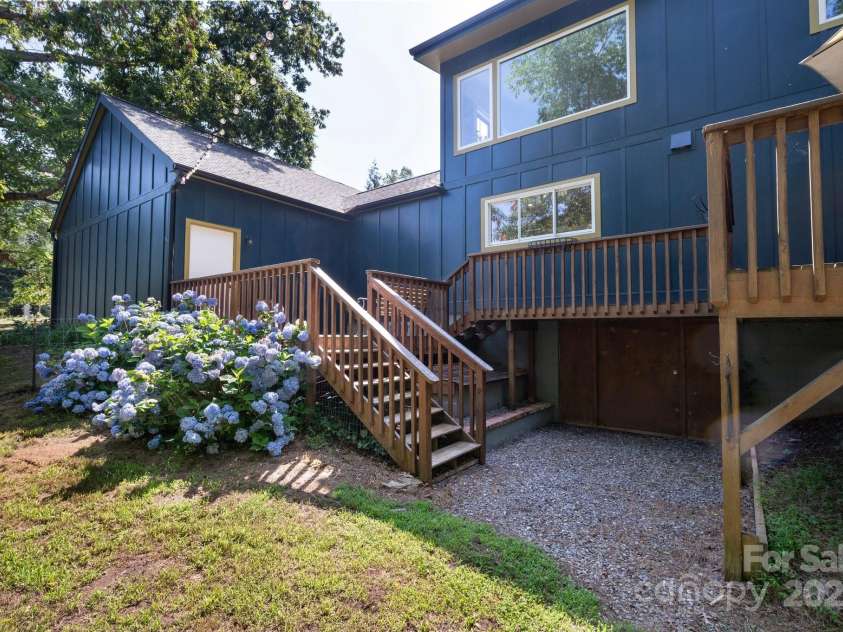 136 Graveyard Road, Fairview, NC 28730.  MLS# CAR4275658, YatesRealty ID 22490. 