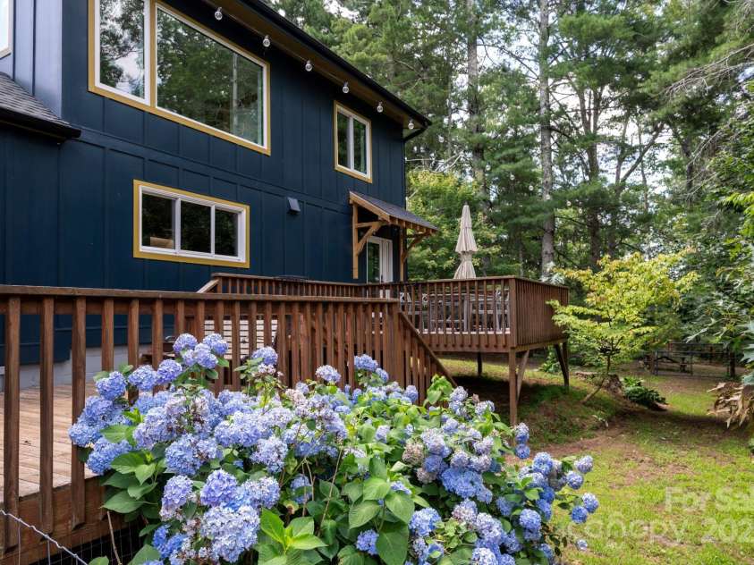 136 Graveyard Road, Fairview, NC 28730.  MLS# CAR4275658, YatesRealty ID 22490. 