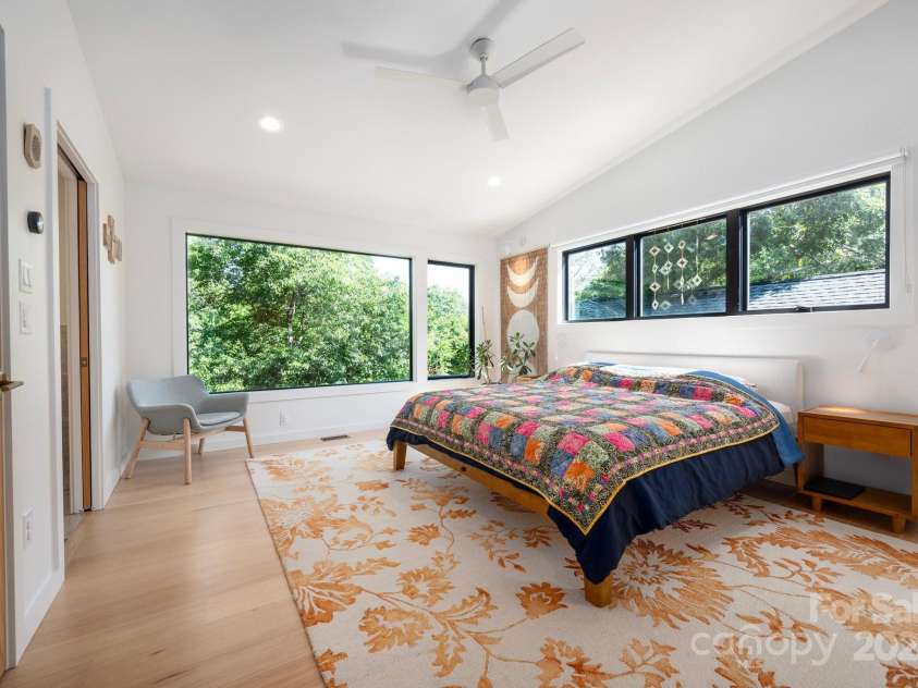 136 Graveyard Road, Fairview, NC 28730.  MLS# CAR4275658, YatesRealty ID 22490. 