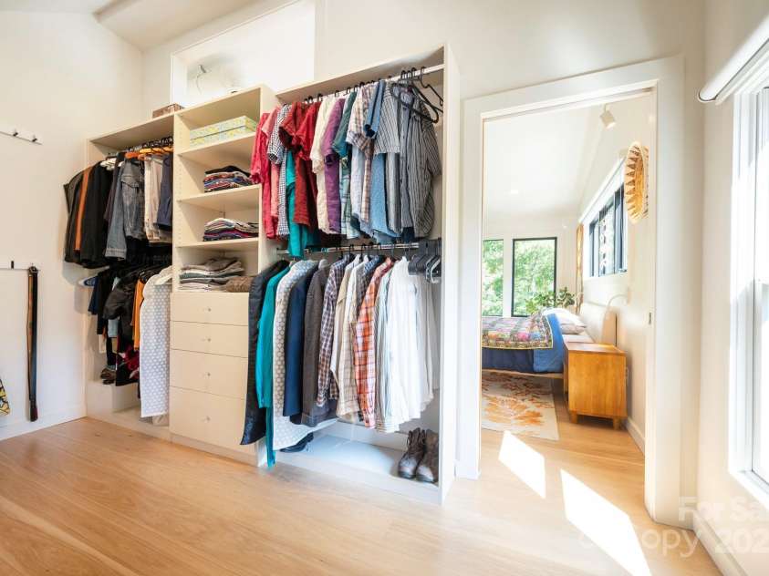 136 Graveyard Road, Fairview, NC 28730.  MLS# CAR4275658, YatesRealty ID 22490. 