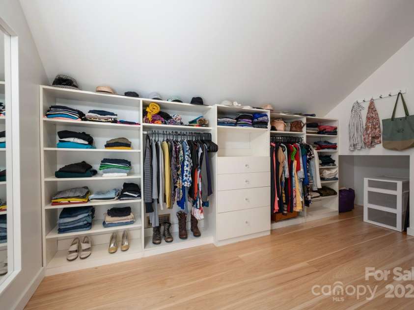 136 Graveyard Road, Fairview, NC 28730.  MLS# CAR4275658, YatesRealty ID 22490. 