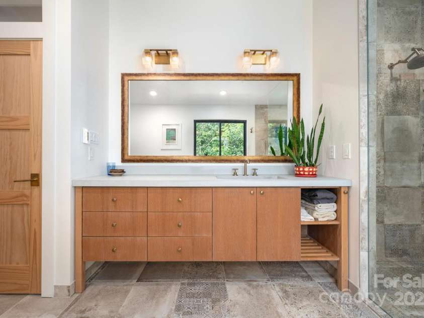 136 Graveyard Road, Fairview, NC 28730.  MLS# CAR4275658, YatesRealty ID 22490. 