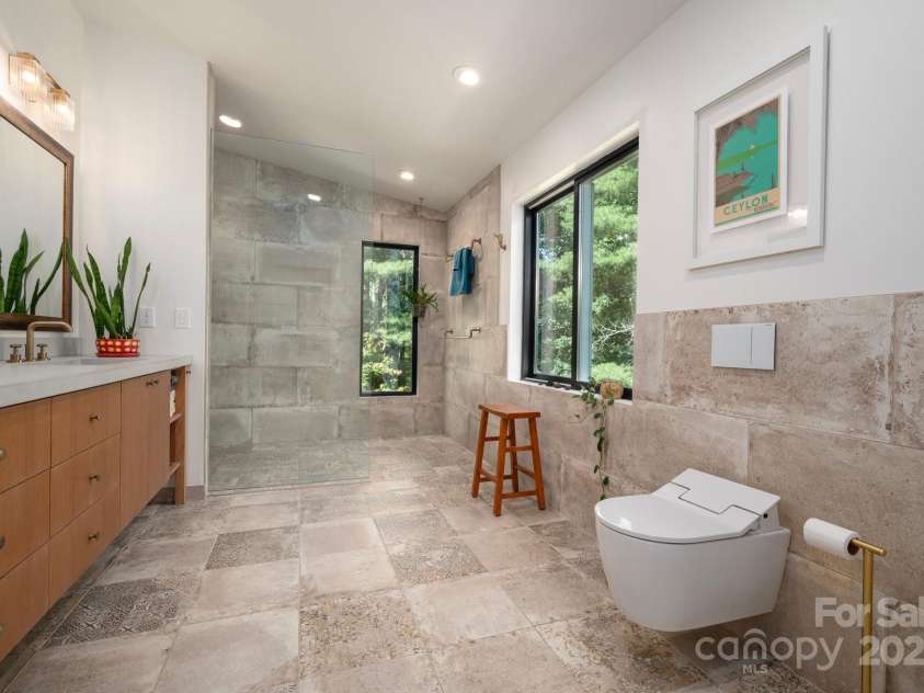 136 Graveyard Road, Fairview, NC 28730.  MLS# CAR4275658, YatesRealty ID 22490. 