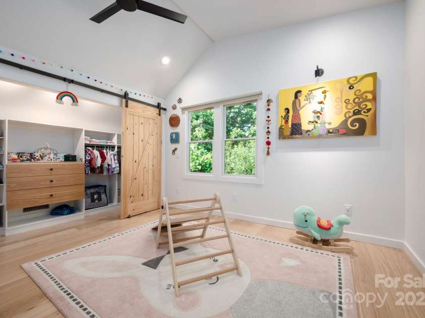 136 Graveyard Road, Fairview, NC 28730.  MLS# CAR4275658, YatesRealty ID 22490. 