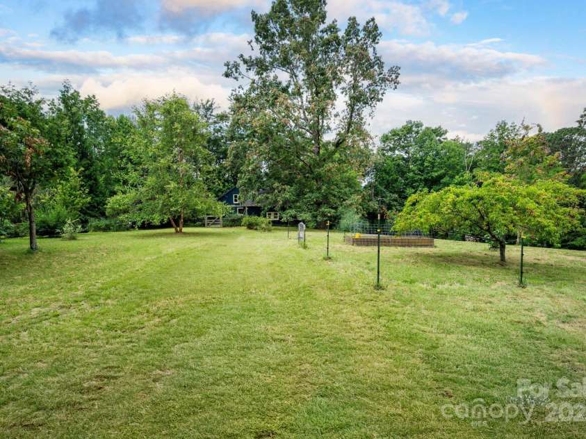 136 Graveyard Road, Fairview, NC 28730.  MLS# CAR4275658, YatesRealty ID 22490. 