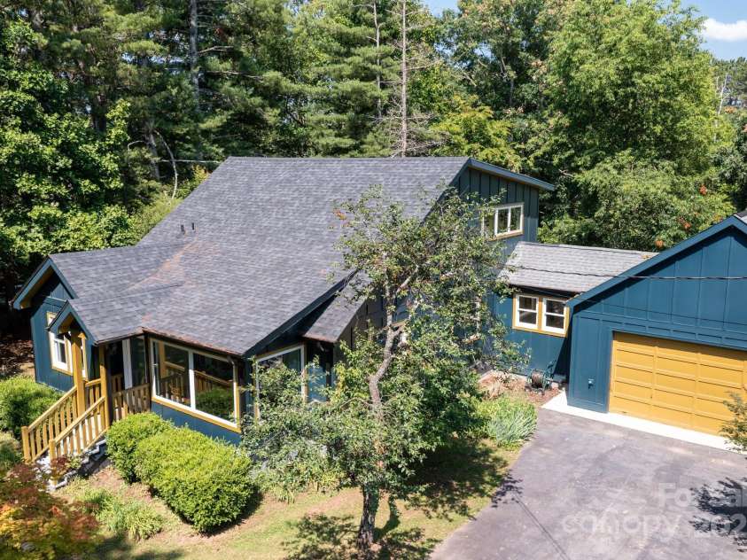 136 Graveyard Road, Fairview, NC 28730.  MLS# CAR4275658, YatesRealty ID 22490. 