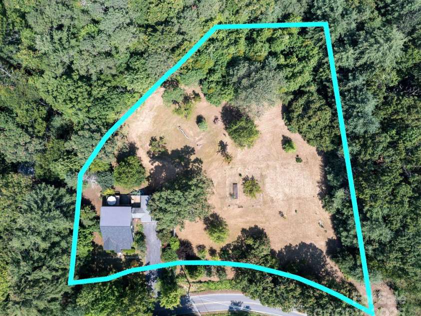 136 Graveyard Road, Fairview, NC 28730.  MLS# CAR4275658, YatesRealty ID 22490. 