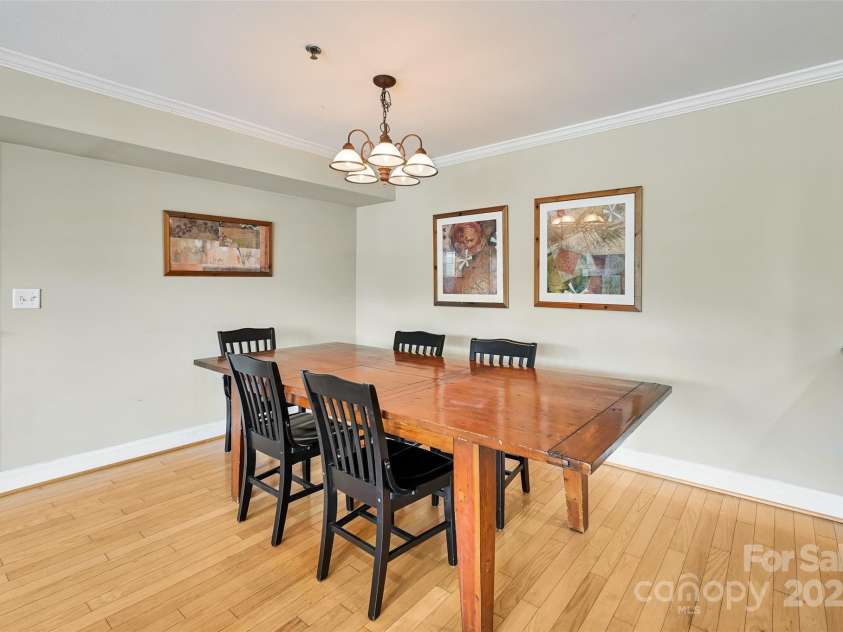 202 Bowling Park Road, Asheville, NC 28803.  MLS# CAR4275657, YatesRealty ID 22491. 